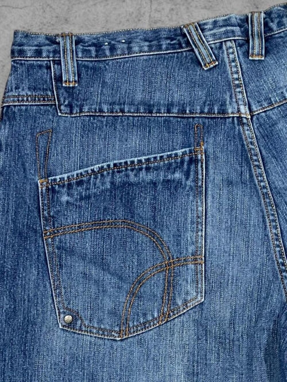 Vintage Rocawear Baggy Denim Shorts, Size 38 - Picture 4 of 8
